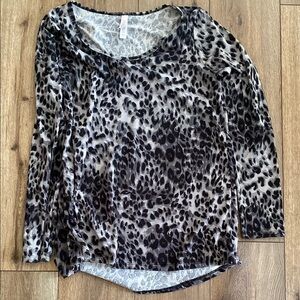 LuLaRoe Asymmetrical Black and White 3/4 Sleeve Blouse